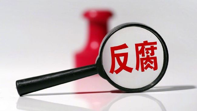 双方总共有41次交锋，埃弗顿取得17胜9平15负的战绩，处于上风。